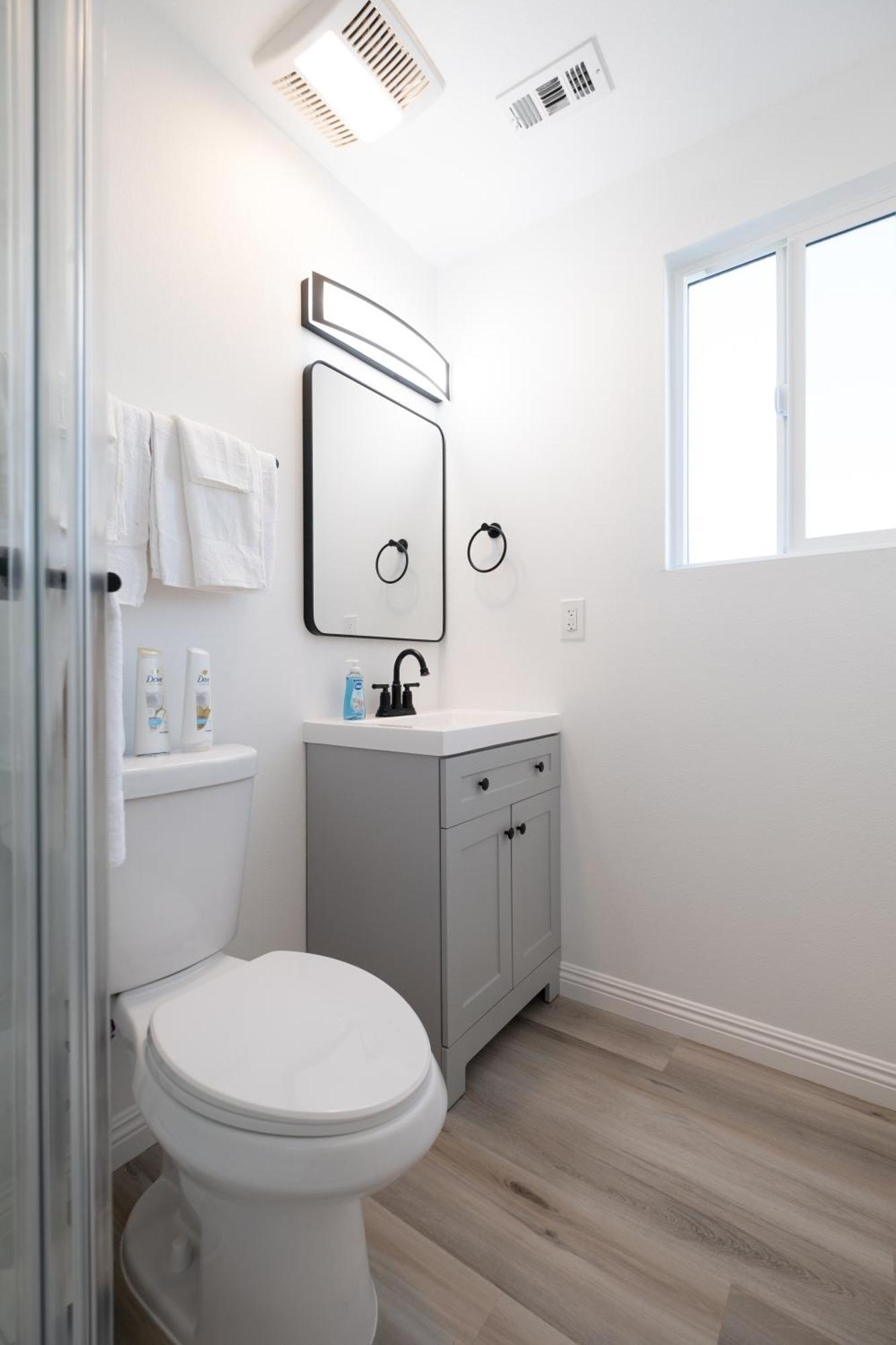 Cozy La Near Usc And Downtown Attractions- Private With Shared Access Los Ángeles