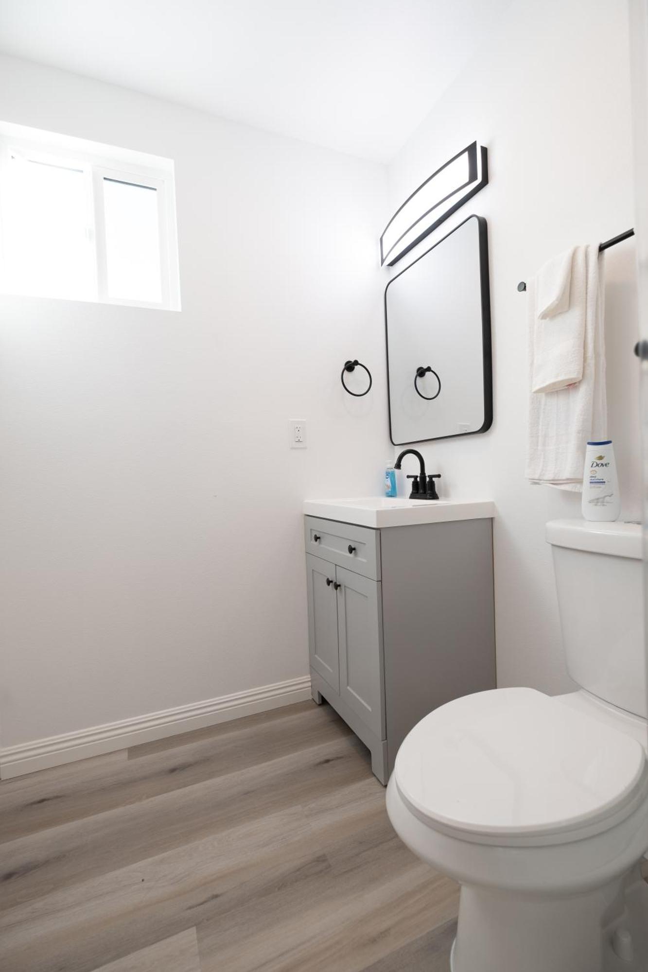 Cozy La Near Usc And Downtown Attractions- Private With Shared Access Los Ángeles