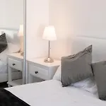 Cozy La Suite Near Usc And Downtown Attractions- Private Room With Shared Access